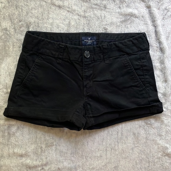 AEO American Eagle Outfitters Size 2 Women’s Midi Khaki Shorts (Stretch) - Picture 3 of 4